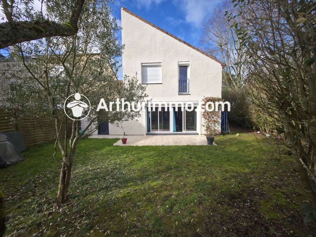 Maison à SAVIGNY-LE-TEMPLE