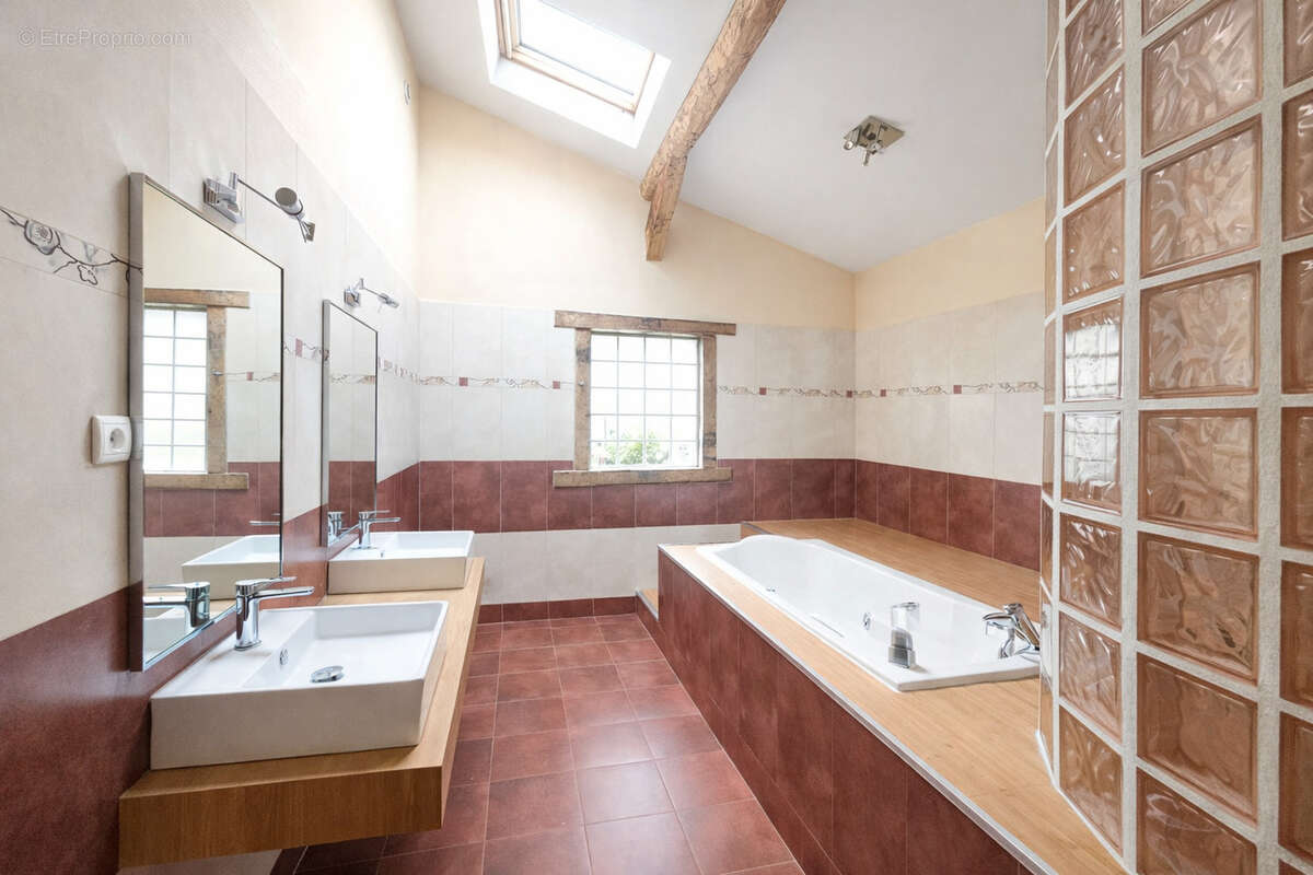 Maison à ROUSSILLON