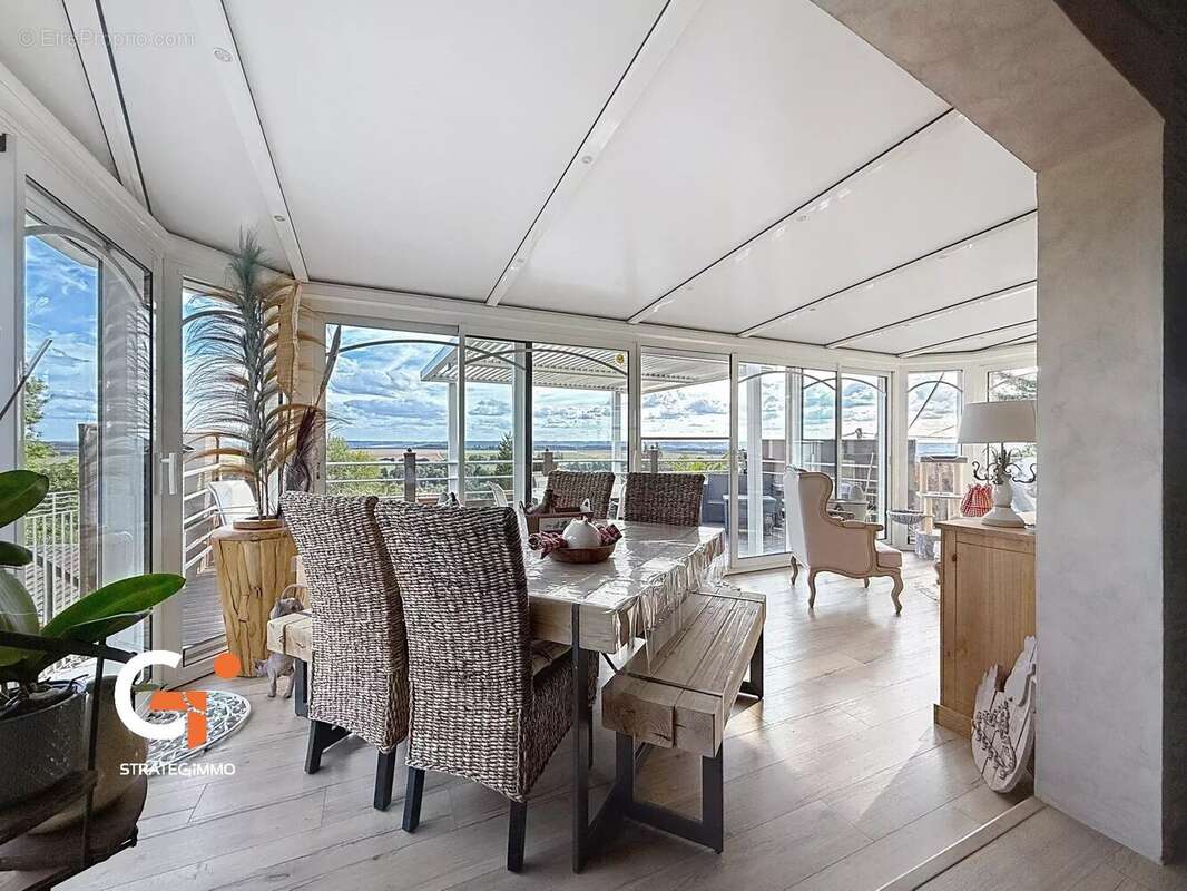 Maison à SAINT-PIERRE-DU-VAUVRAY