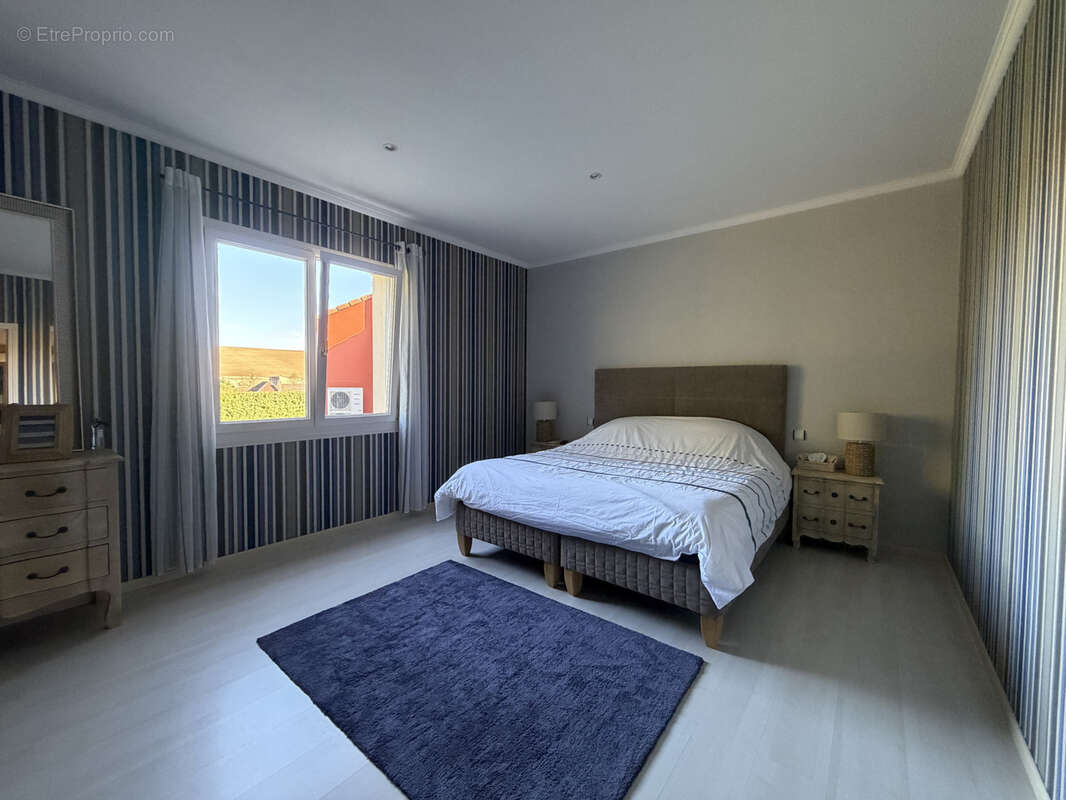 Nouveaute en exclusivite - villa - 330 m2 - photo 9