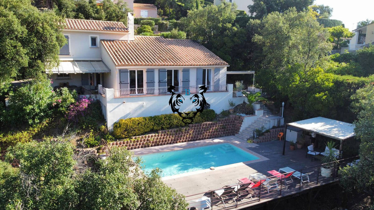 Maison à LES ISSAMBRES