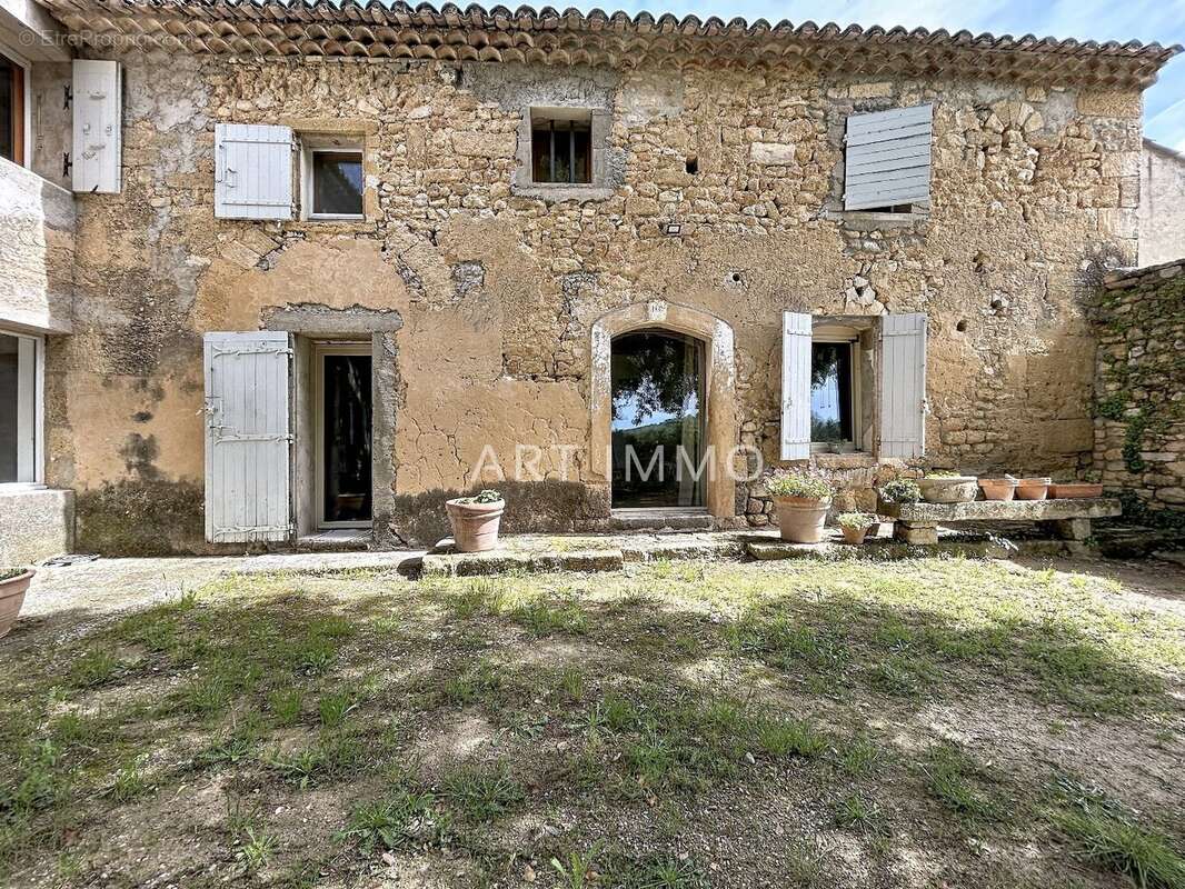 Maison à ROBION
