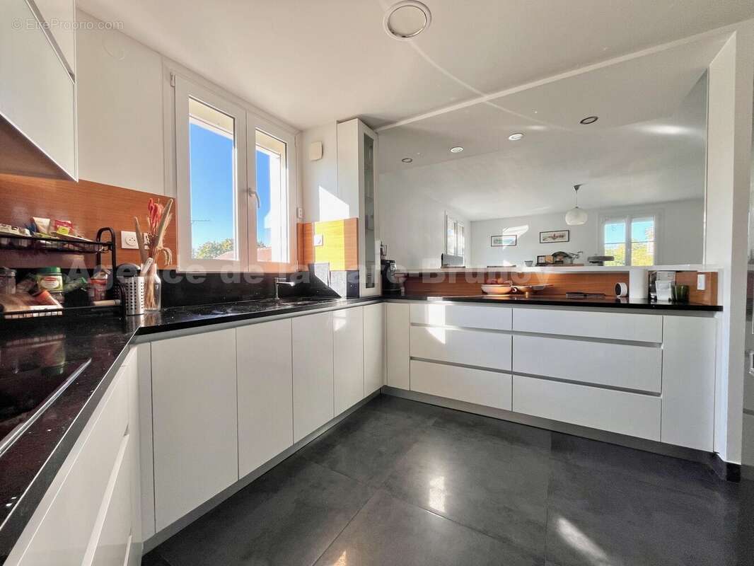 IMG_0589 - Appartement à BOUSSY-SAINT-ANTOINE