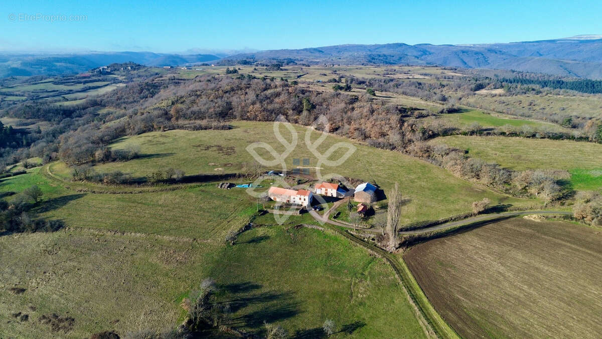 Maison à AURIAC-L'EGLISE
