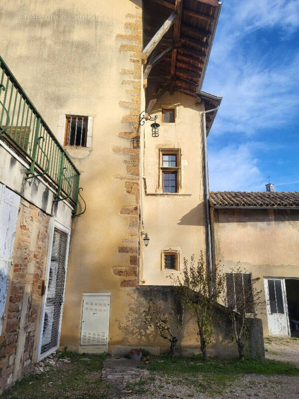 Appartement à PONT-DE-VEYLE