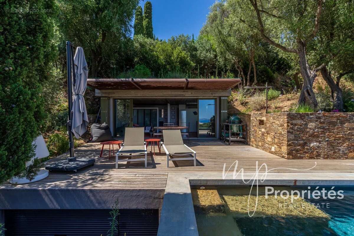 Maison à BORMES-LES-MIMOSAS