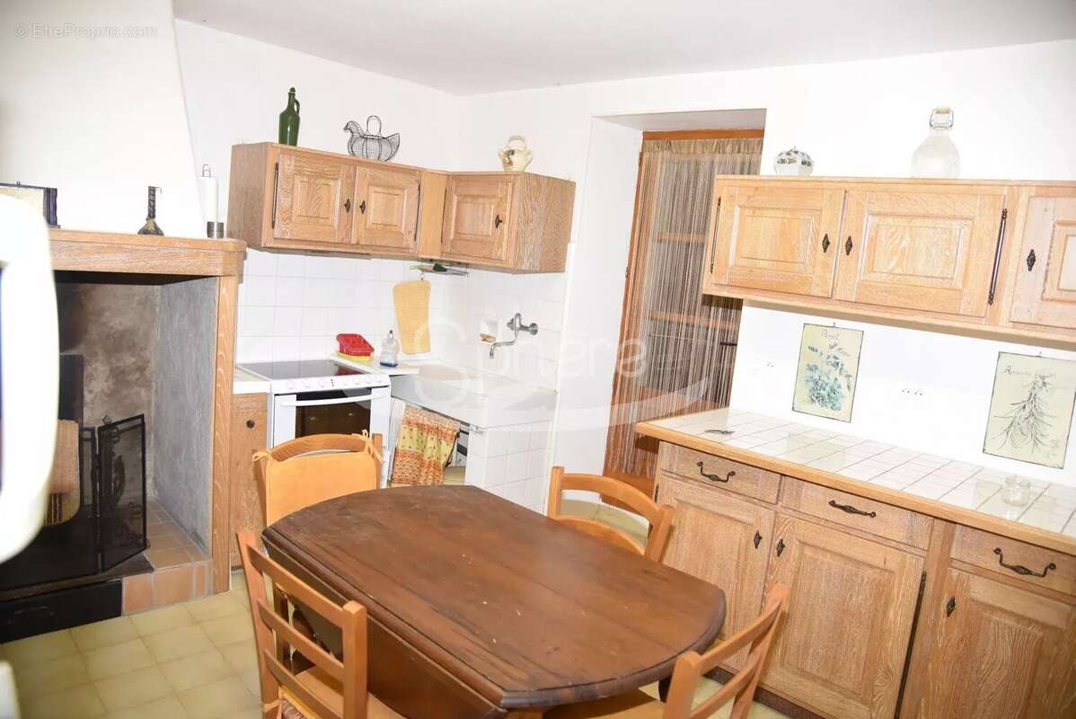 Maison à CONILHAC-DE-LA-MONTAGNE