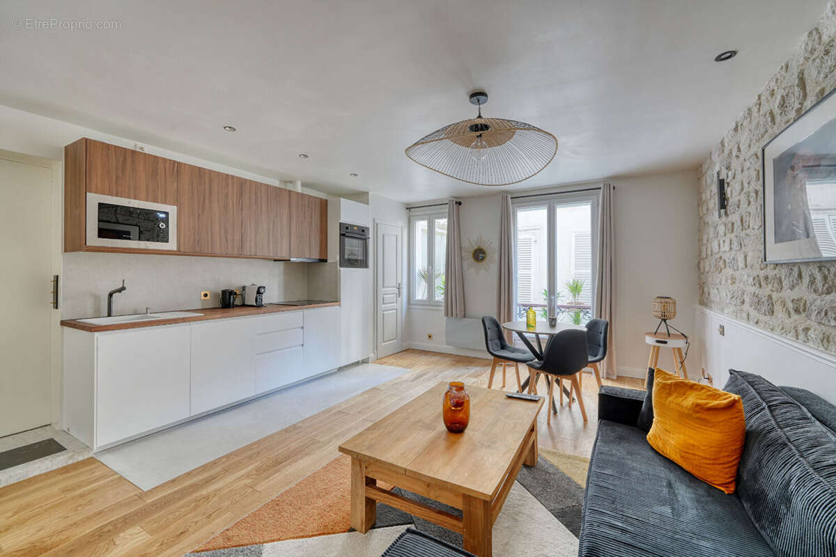 Appartement à PARIS-18E