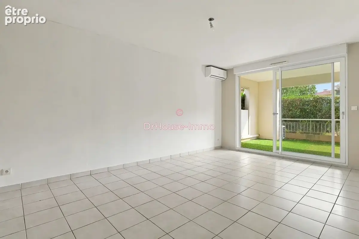 Appartement 3 pièces 63 m² à vendre à Hyeres (83400) - photo 2