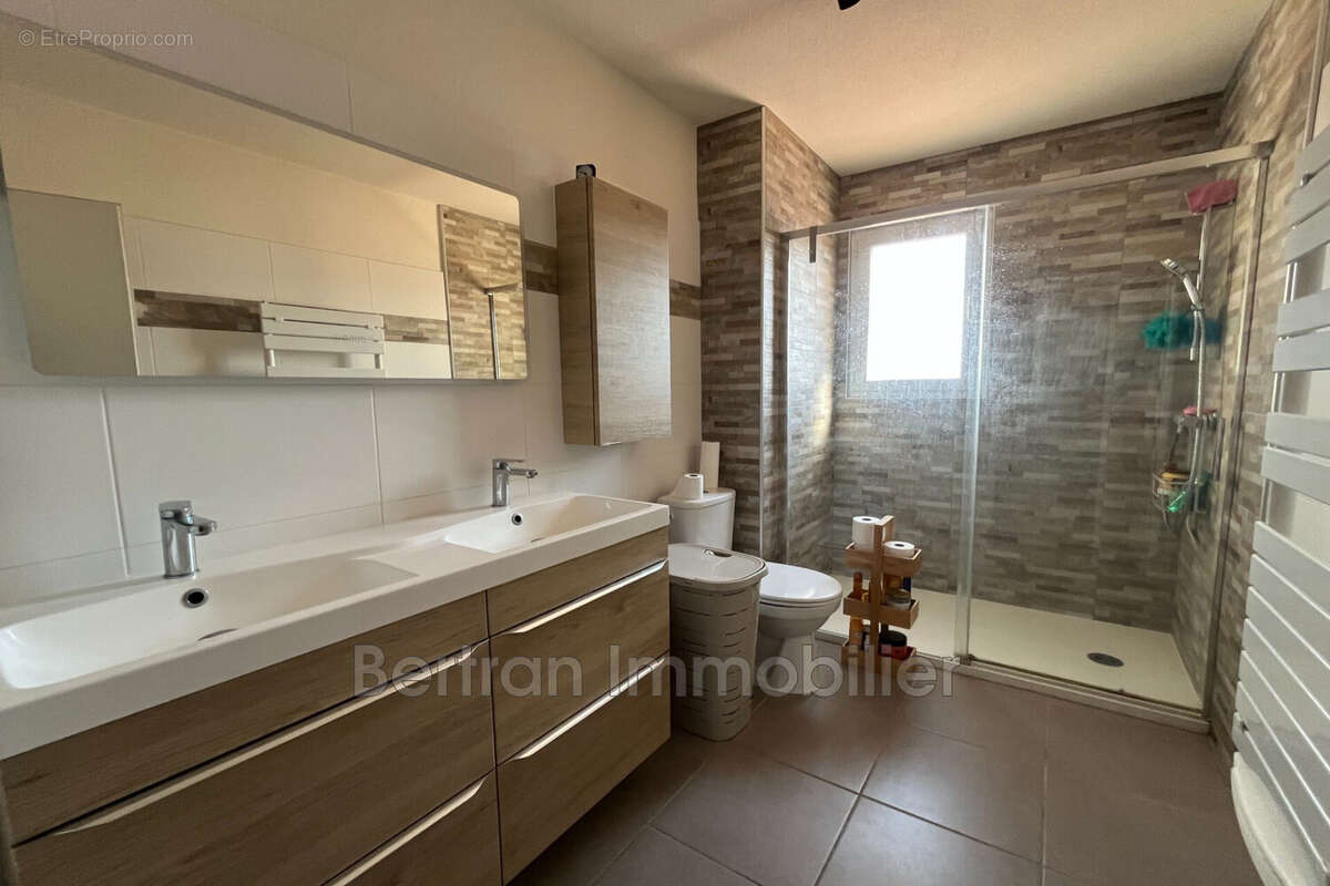 Maison 92 m² à Pia  - photo 4