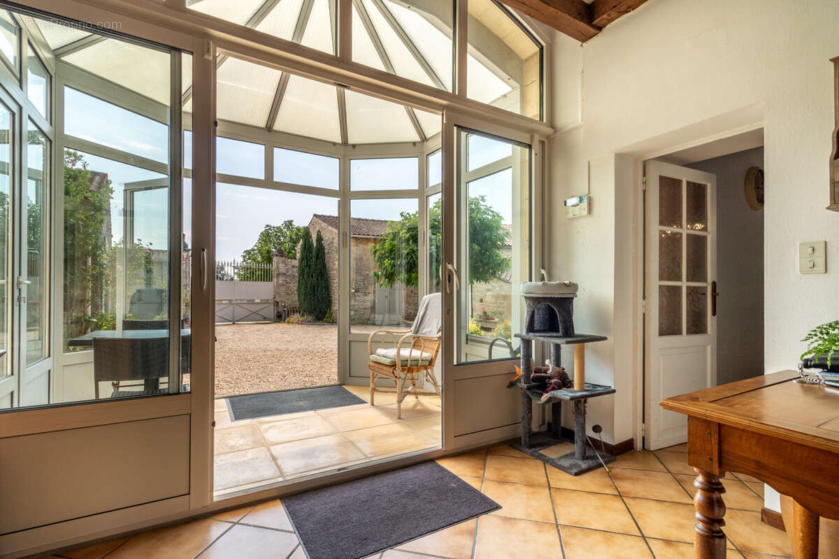 Maison de caractère, 264 m2, 4 chambres, bureau, piscine, dépendances - photo 4