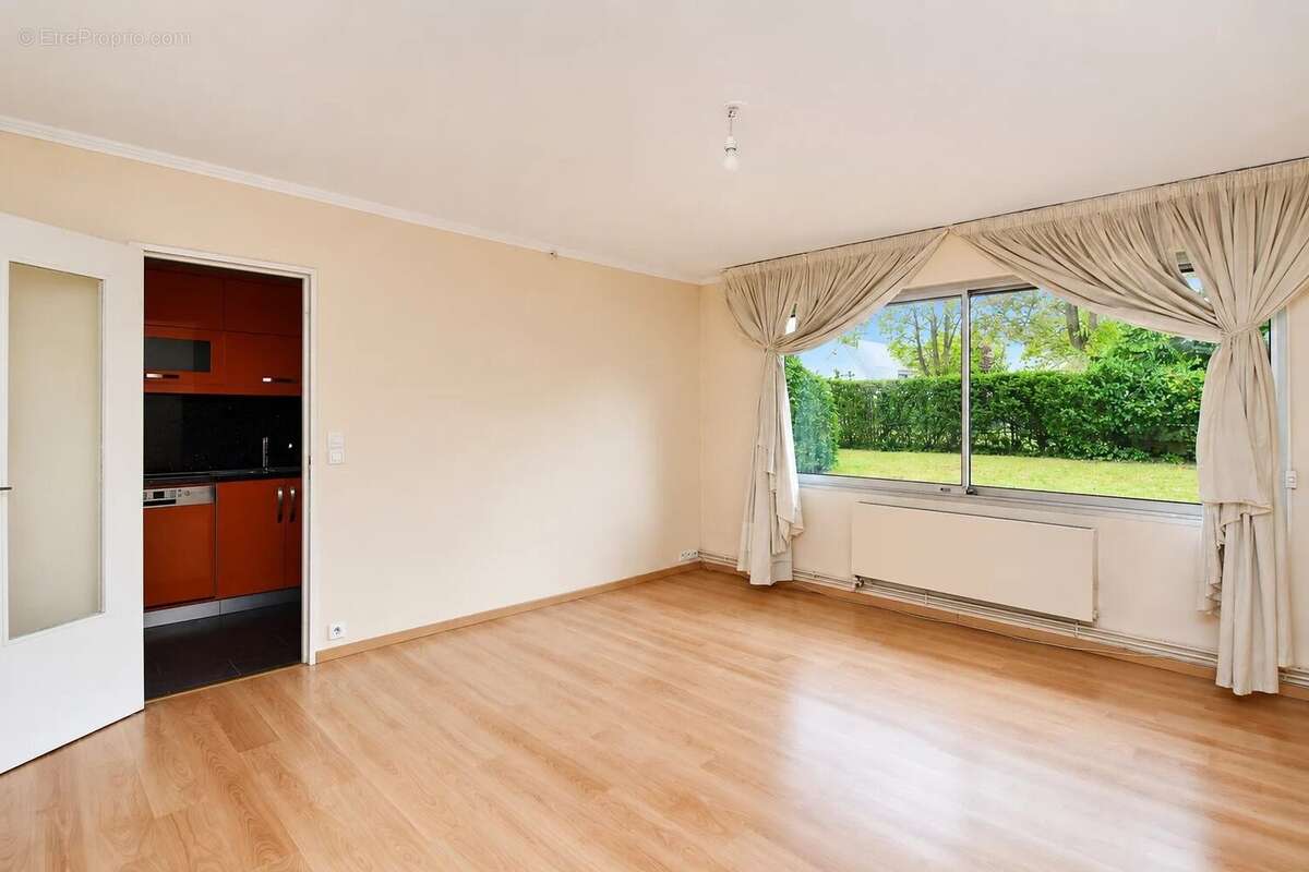 Croissy-sur-seine - au coeur du centre ville - appartement de 79 m²- cave et parking - photo 2