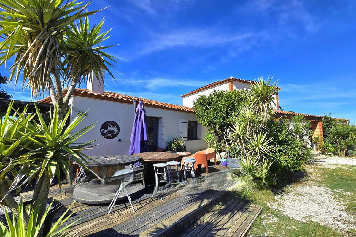 Maison à LAROQUE-DES-ALBERES