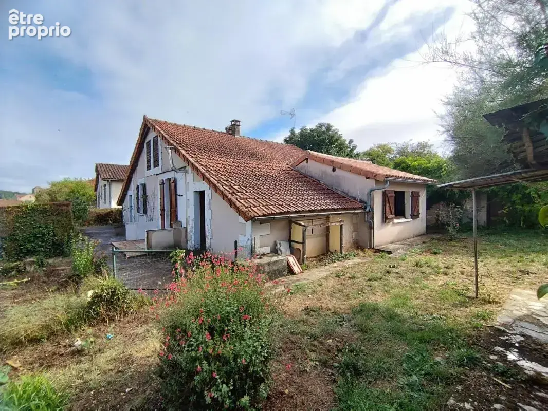 Taponnat, La Rochefoucauld, maison 83 m² avec dépendances et terrain clos 1725 m² - photo 12