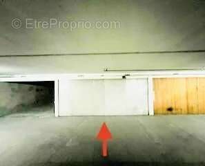 Parking à PARIS-16E