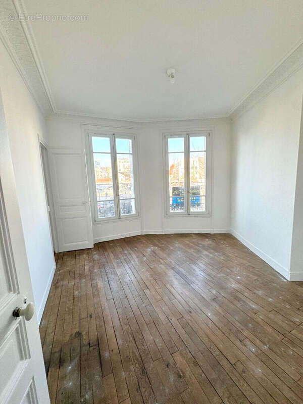 Appartement à COURBEVOIE