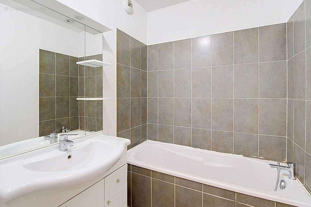 A VENDRE EXCLUSIVITE ! Appartement Lorgues 4 pièces 80 m² - photo 7