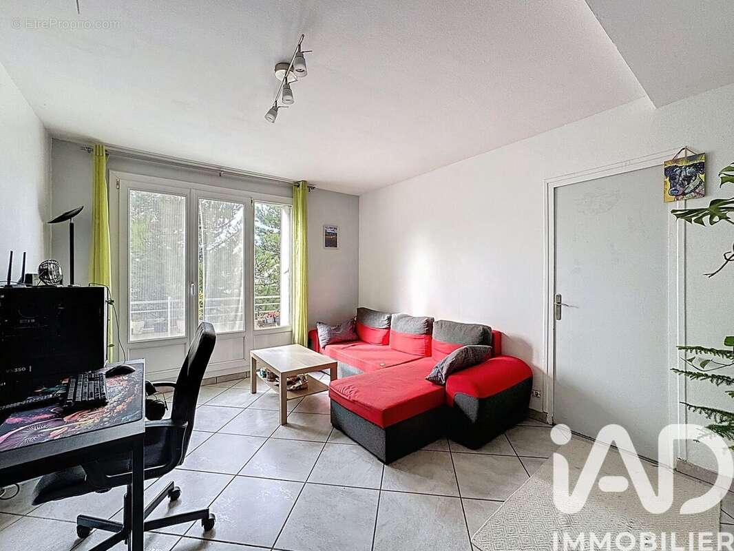 Photo 2 - Appartement à SAINT-MARTIN-D'HERES