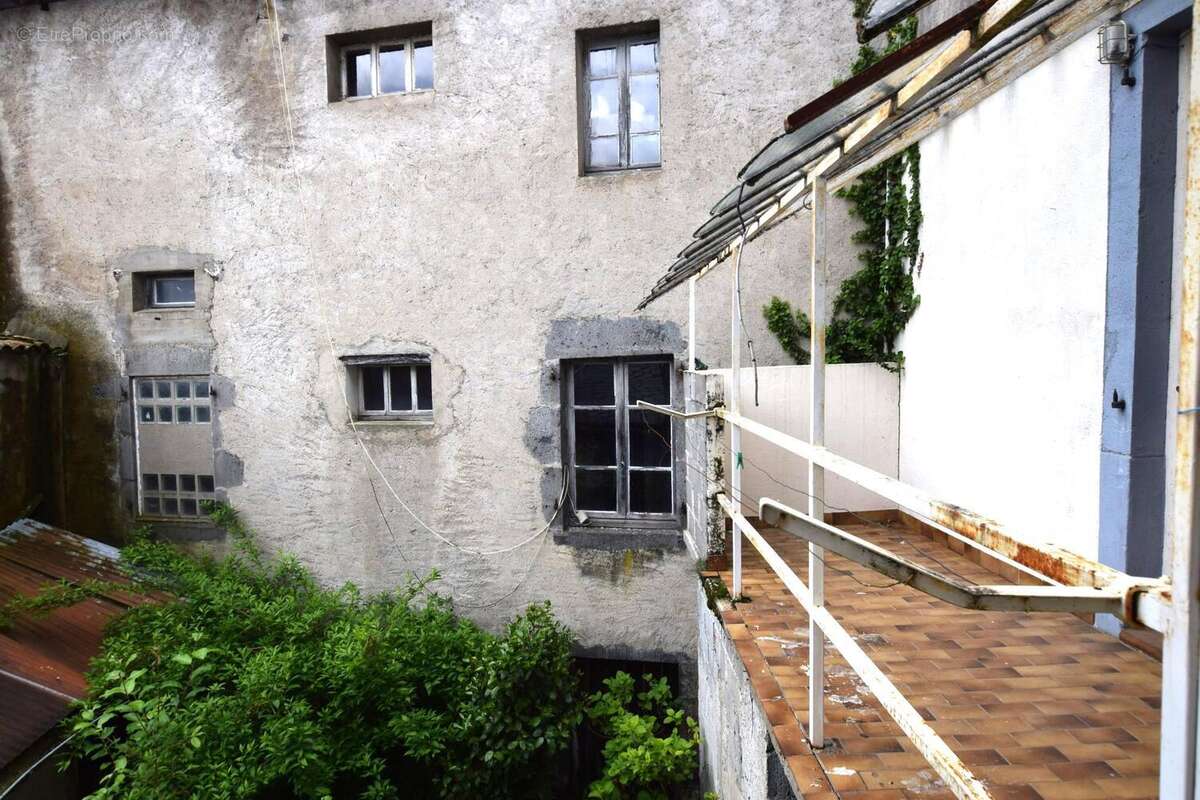 Maison 240 m² à Mauriac  - photo 3