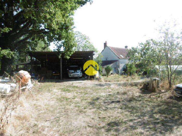 Maison à SAINT-HILAIRE-SUR-BENAIZE
