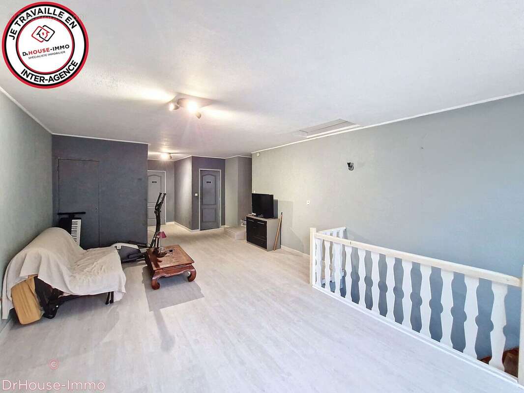 Maison 170 m² à Champdeniers-Saint-Denis  - photo 3