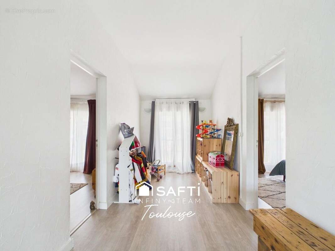 Maison 144 m² à Saint-Lys  - photo 7