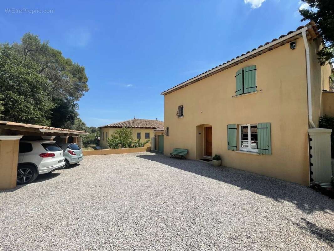 Maison à LE CANNET-DES-MAURES