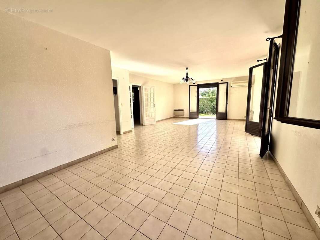 Maison à VILLENEUVE-DE-LA-RAHO