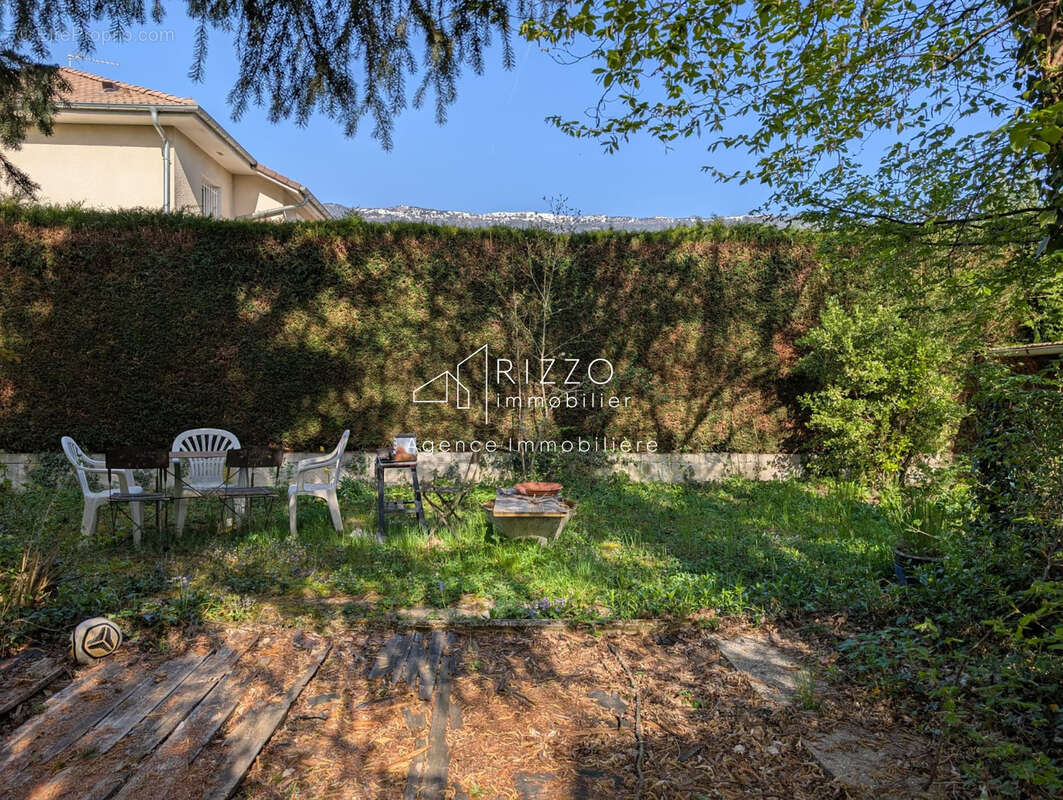Appartement à SAINT-GENIS-POUILLY