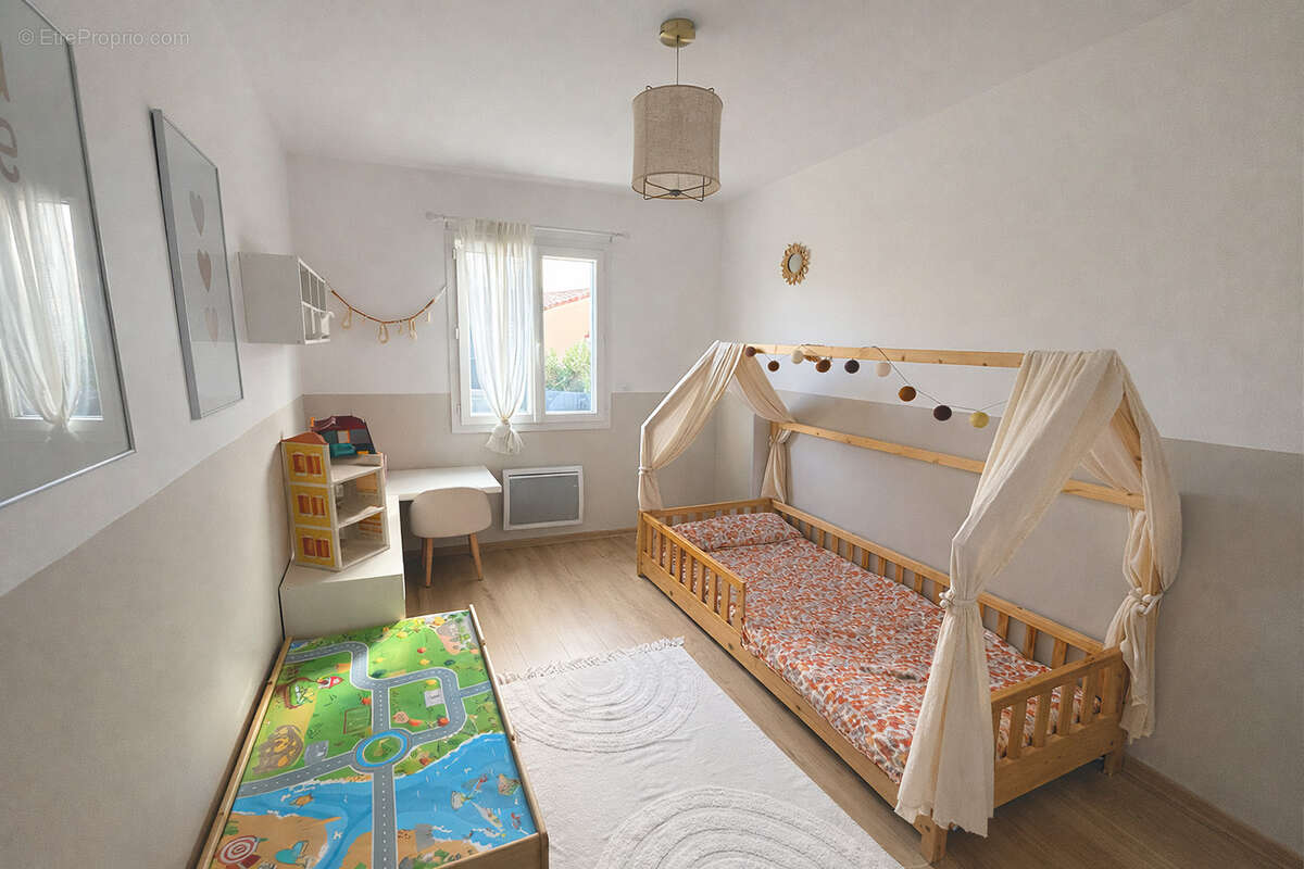 Maison à MONTELIMAR