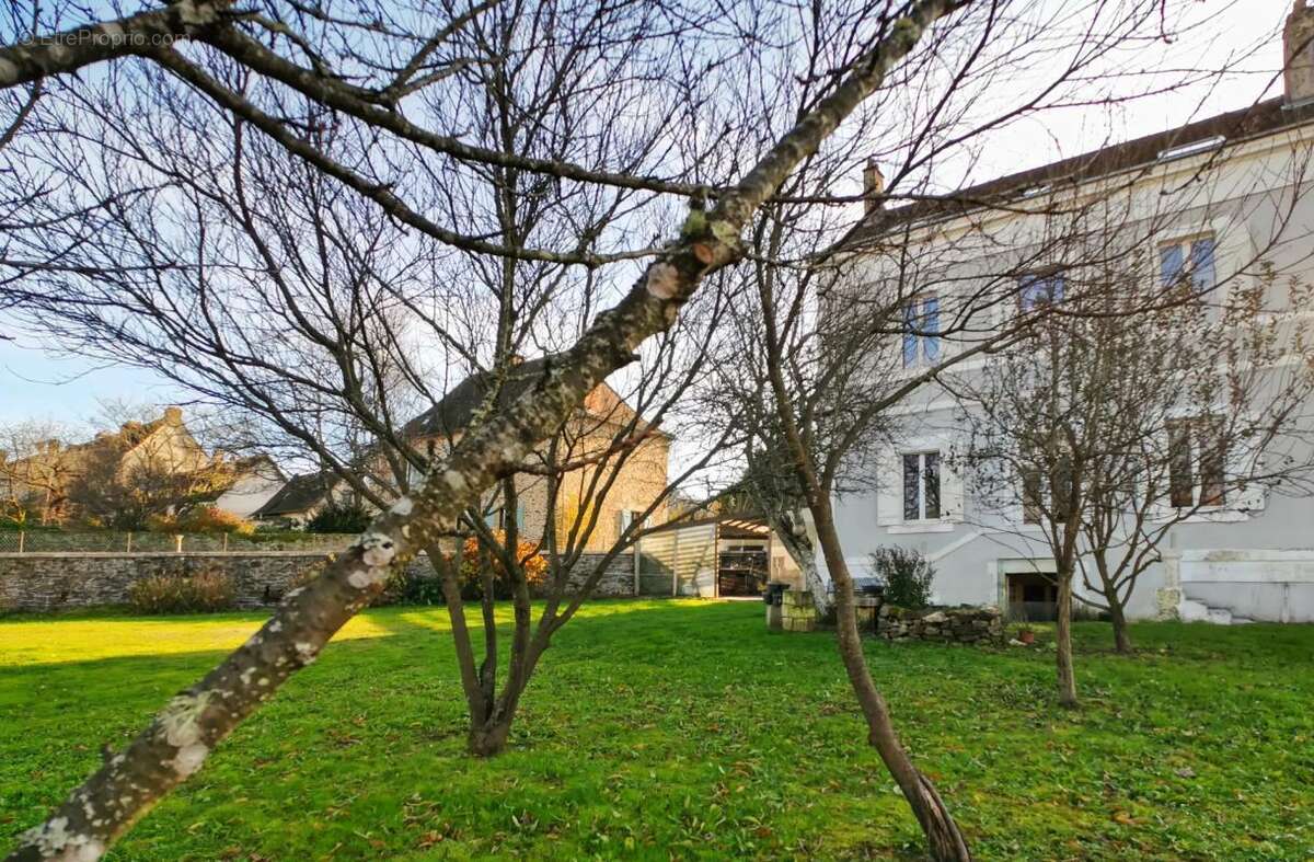 Appartement à SAINT-YRIEIX-LA-PERCHE