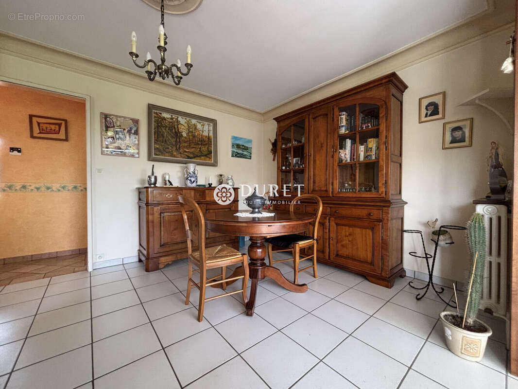 Maison à MONTREVAULT