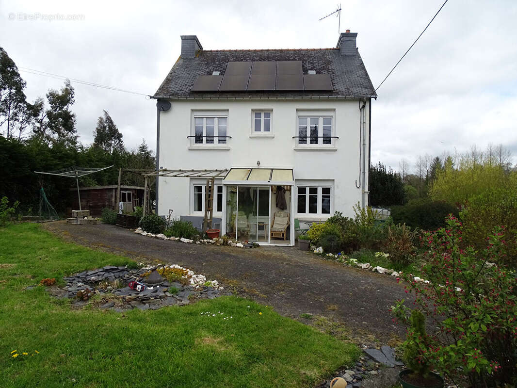 Maison à MAEL-CARHAIX