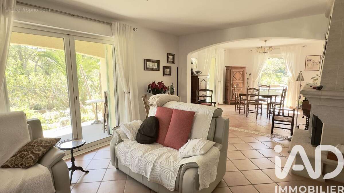Photo 8 - Maison à CUERS