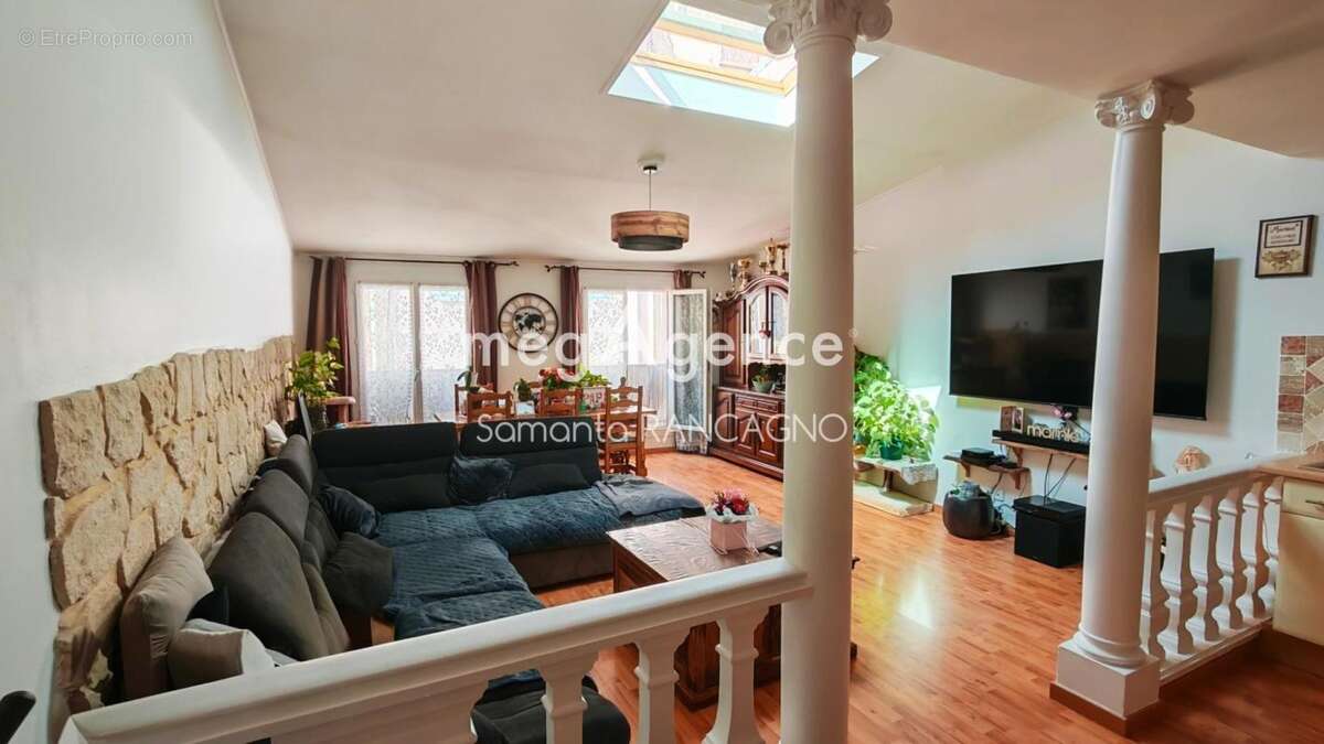 T3 duplex atypique 85 m² – Centre-ville Fréjus - sans charges de copropriété - photo 2