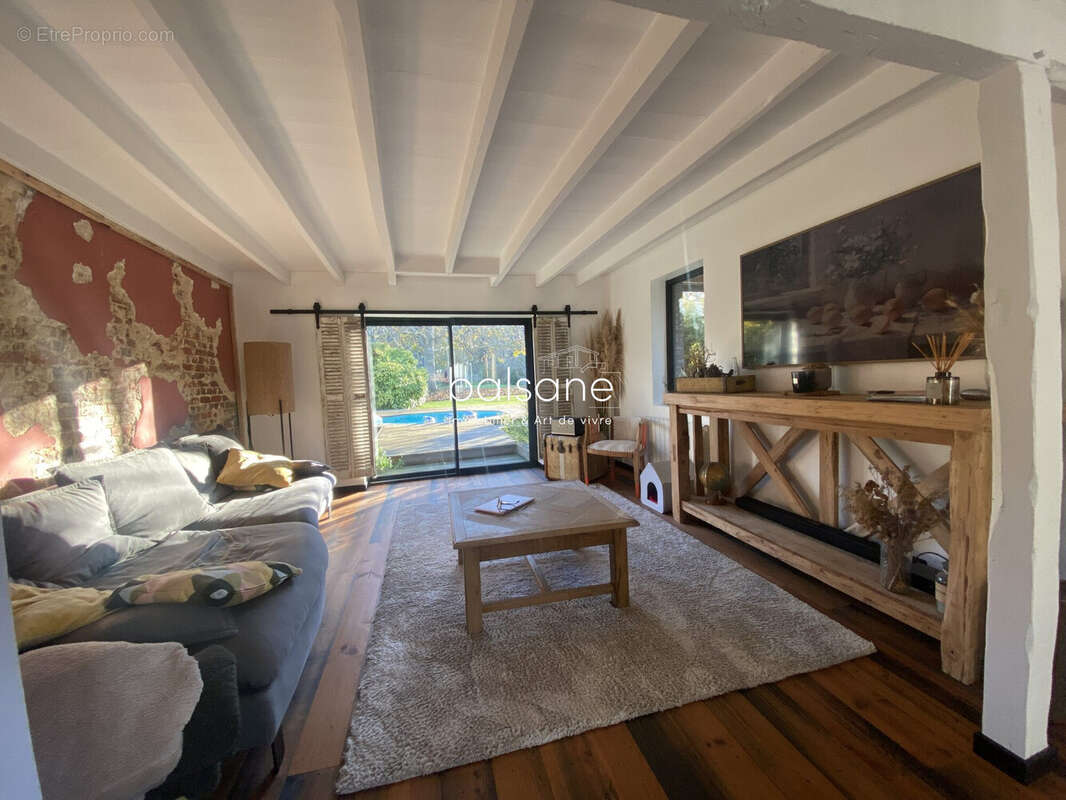 Maison à LE MESNIL-SOUS-JUMIEGES