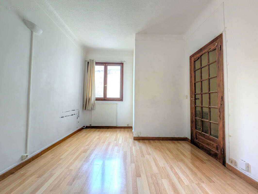 Appartement à LA GARENNE-COLOMBES