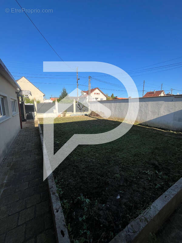 Maison à VIRY-CHATILLON