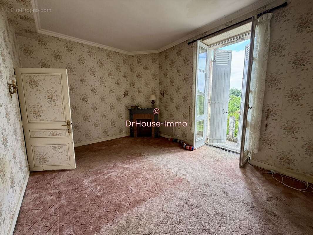 Maison 210 m² à Riberac  - photo 5