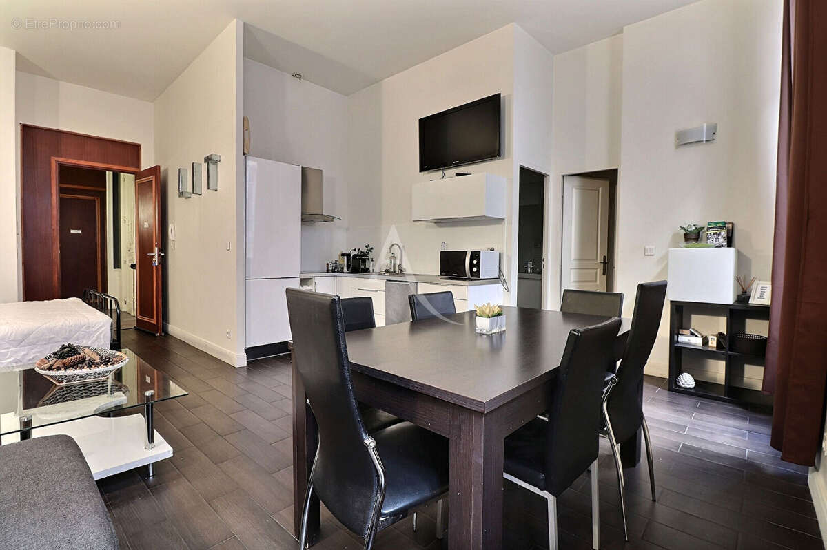 Appartement à MARSEILLE-1E