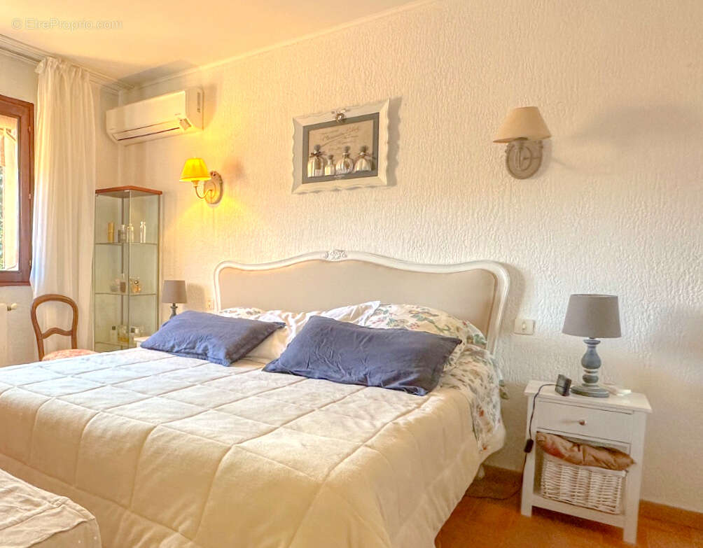 Maison à LES ISSAMBRES