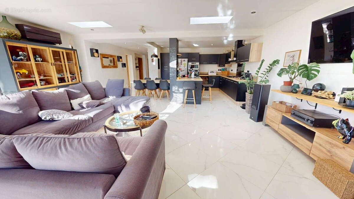 Maison Sigean 8 pièce(s) 214 m2 - photo 3