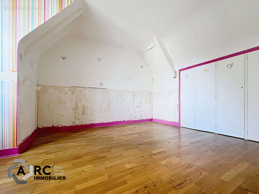 Maison à SAINT-JEAN-DE-LA-RUELLE