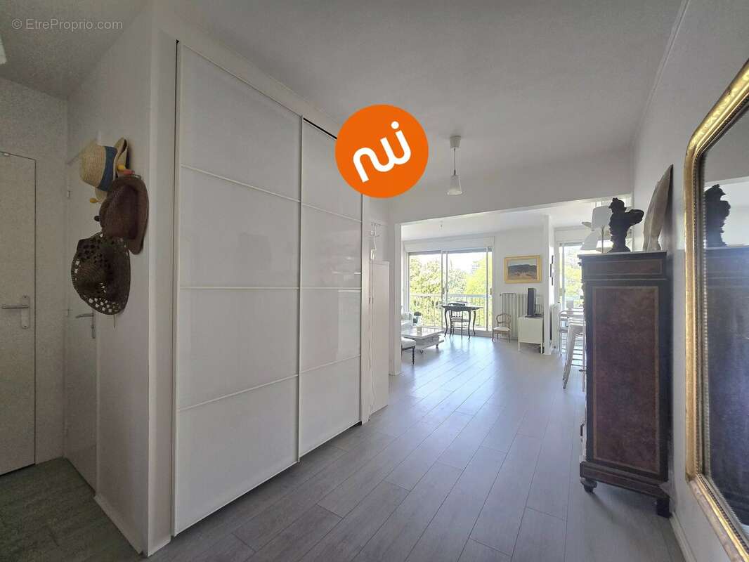 DERNIER ETAGE - Appartement T2 51m² - Parking privée - photo 7