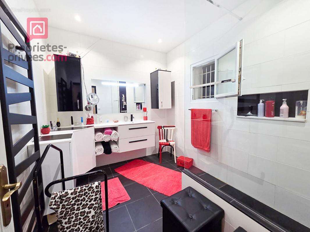 Maison à SAINT-PAUL-LES-FONTS