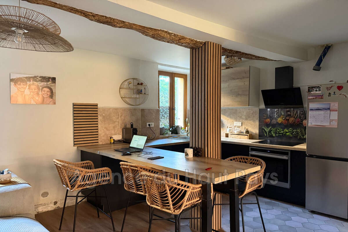 Maison à SAINT-CEZAIRE-SUR-SIAGNE