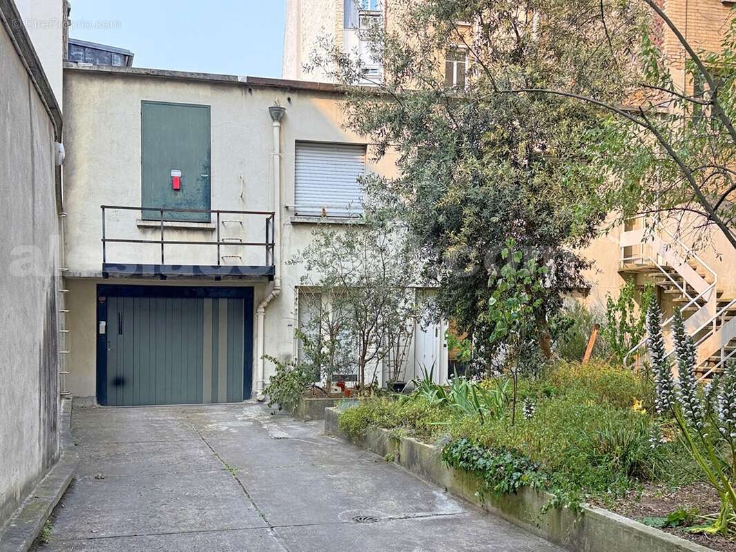 dagu20-dena-cour - Parking à PARIS-14E