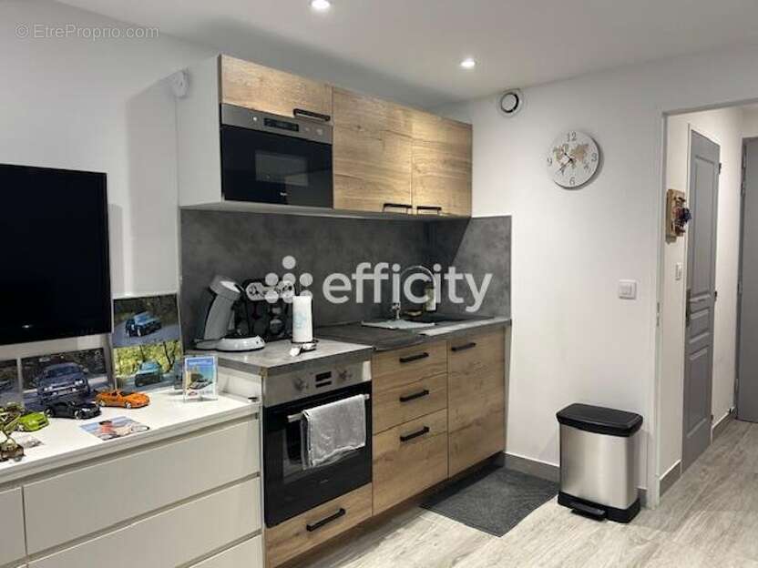 Appartement à BORMES-LES-MIMOSAS