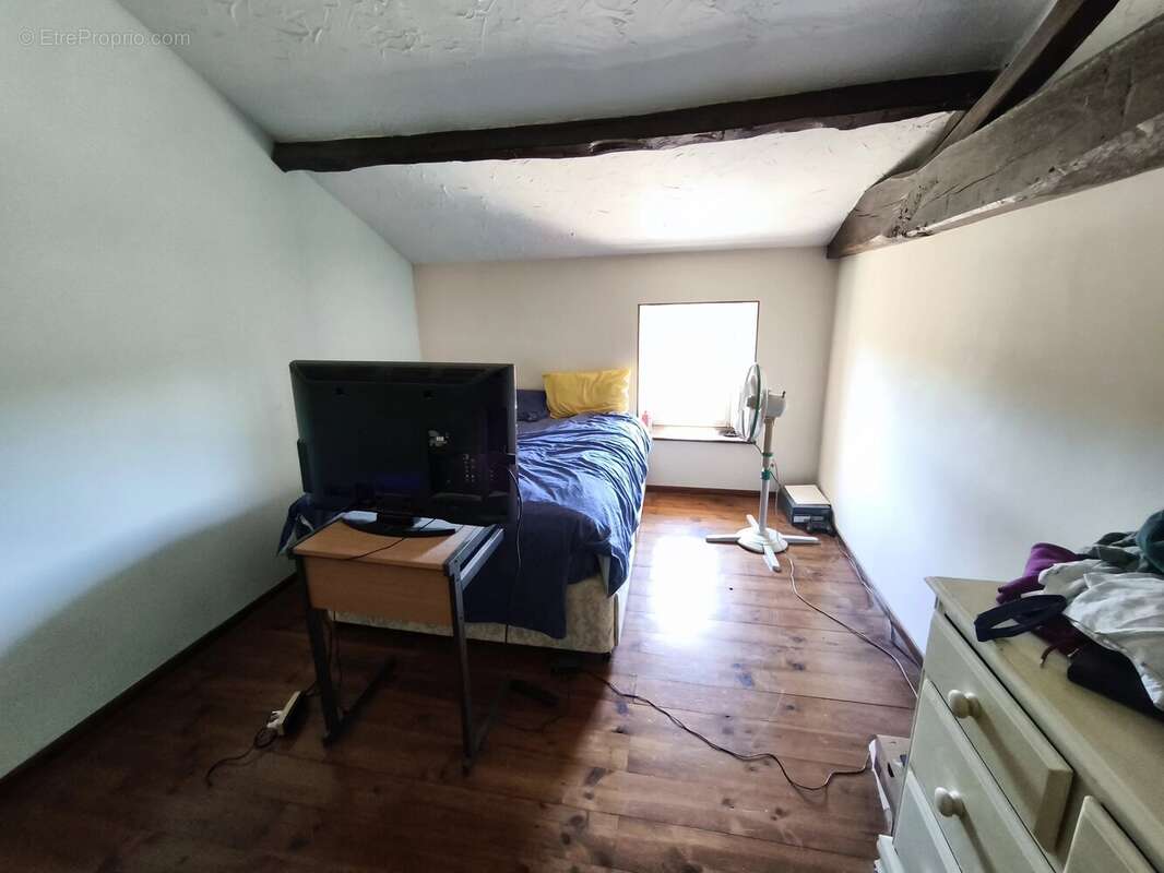 Maison de campagne de 4 chambres avec grange et fort potentiel - photo 10