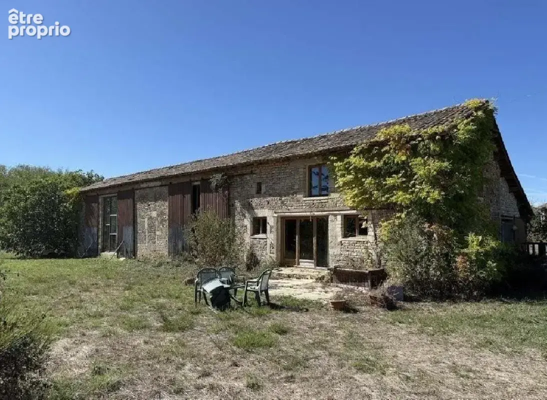 Maison 8 pièces 320 m² à vendre à Sauze-Vaussais (79190) - photo 2
